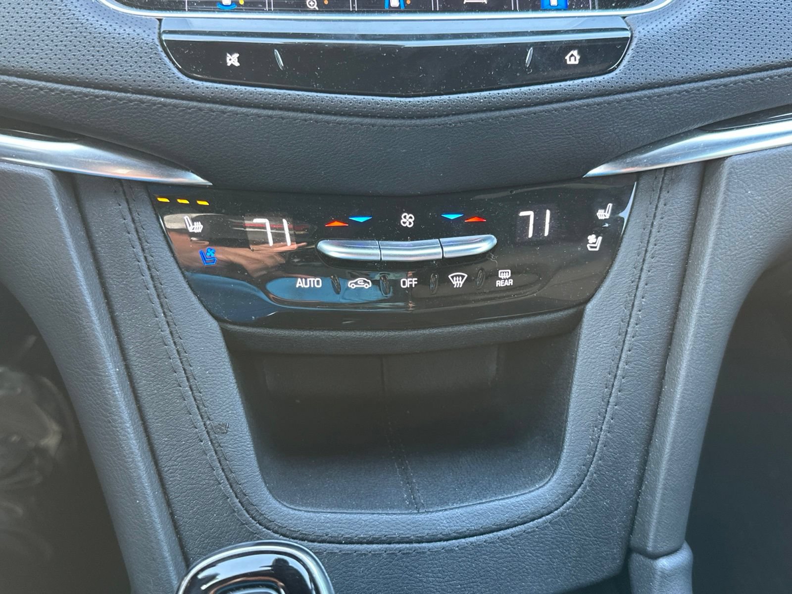 Used 2024 Cadillac XT5 Premium Luxury w/ Technology Package FWD image 14