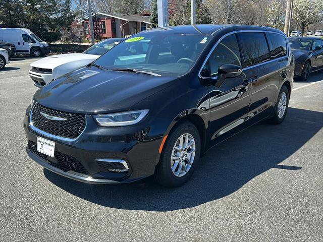 Certified 2025 Chrysler Pacifica Select