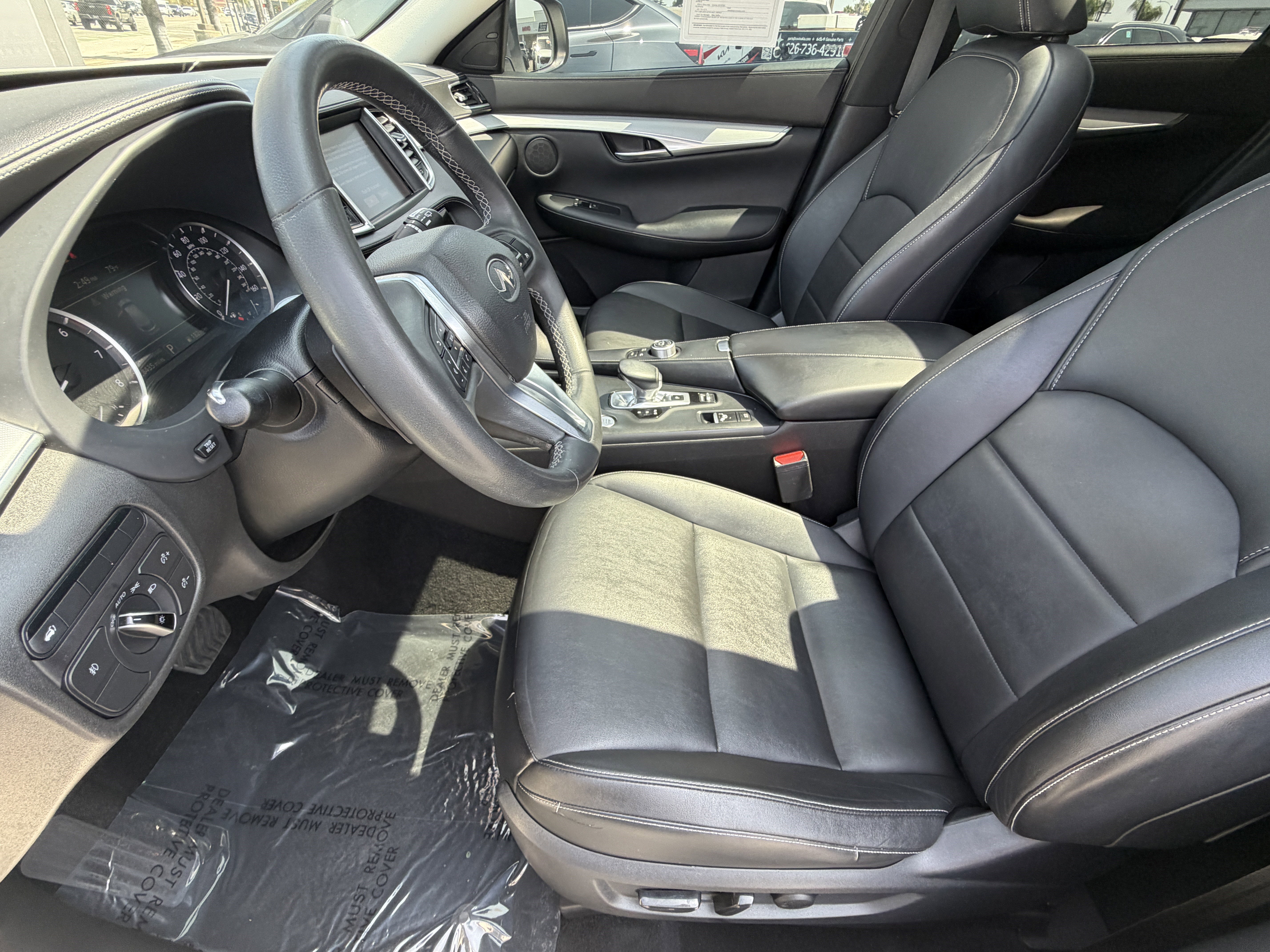 Used 2019 INFINITI QX50 Luxe w/ Navigation Package FWD image 15