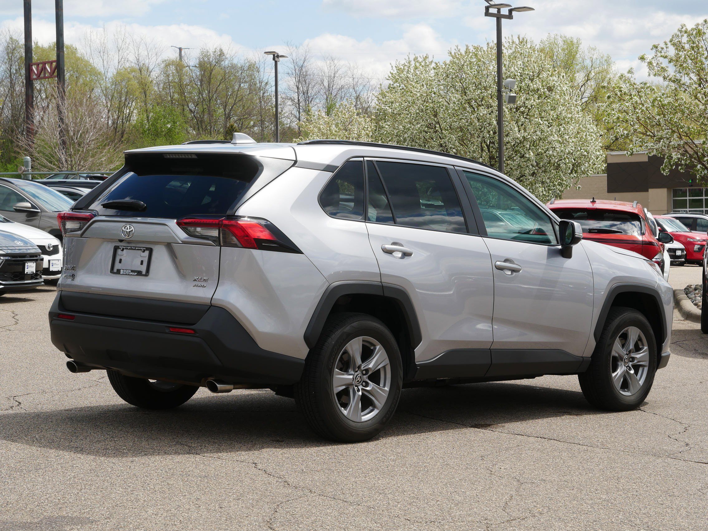 Used 2022 Toyota RAV4 XLE w/ Convenience Package AWD/4WD image 6