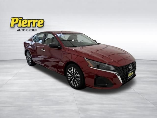 Used 2025 Nissan Altima 2.5 SV FWD image 6
