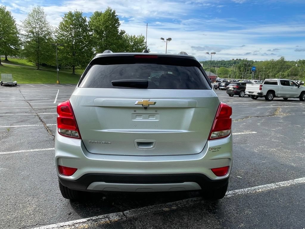 Certified 2022 Chevrolet Trax LT w/ LT Convenience Package AWD/4WD image 4