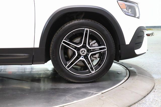 Used 2023 Mercedes-Benz GLB 250 4MATIC image 14