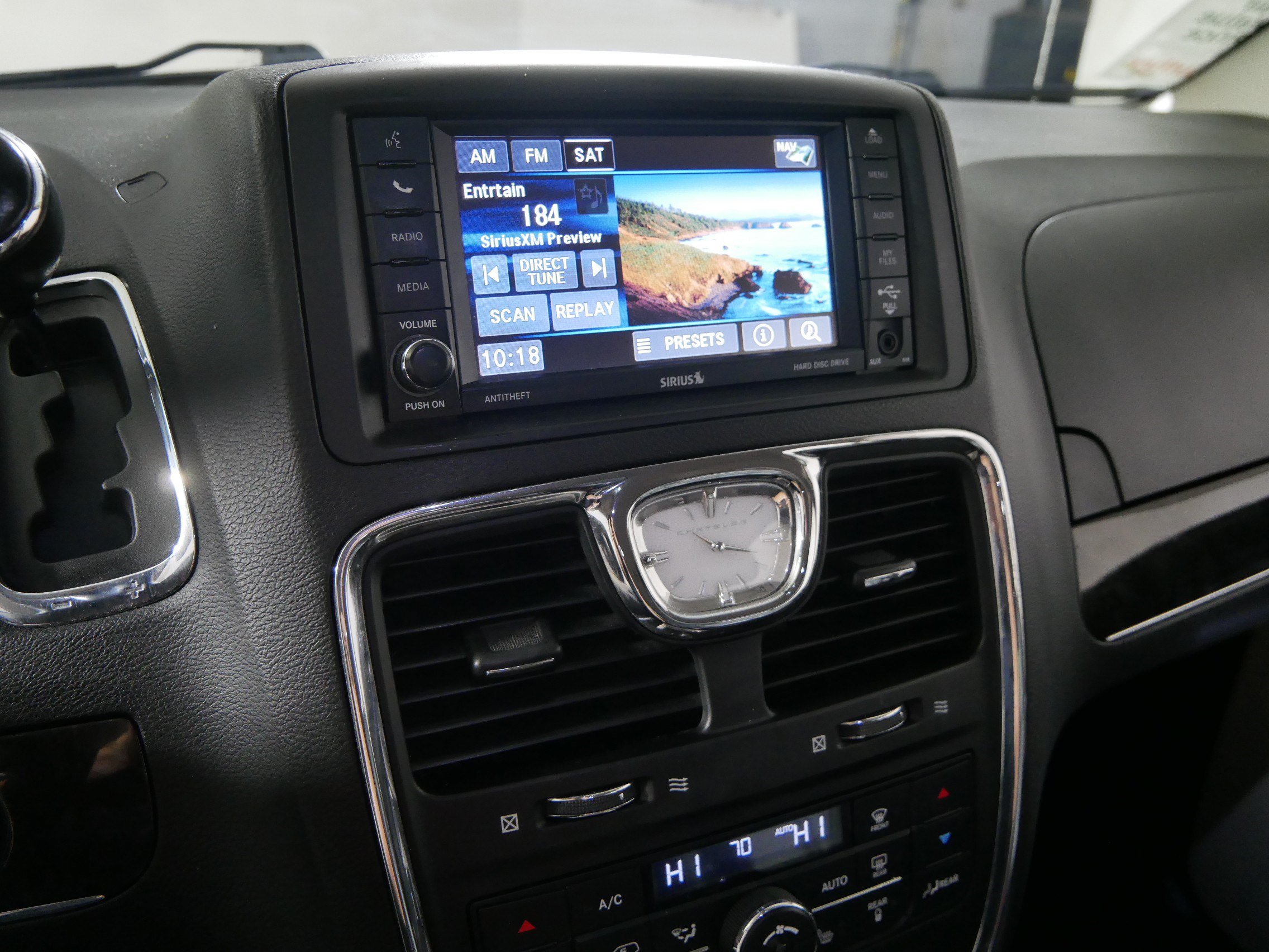 Used 2015 Chrysler Town & Country Touring-L w/ Driver Convenience Group FWD image 22