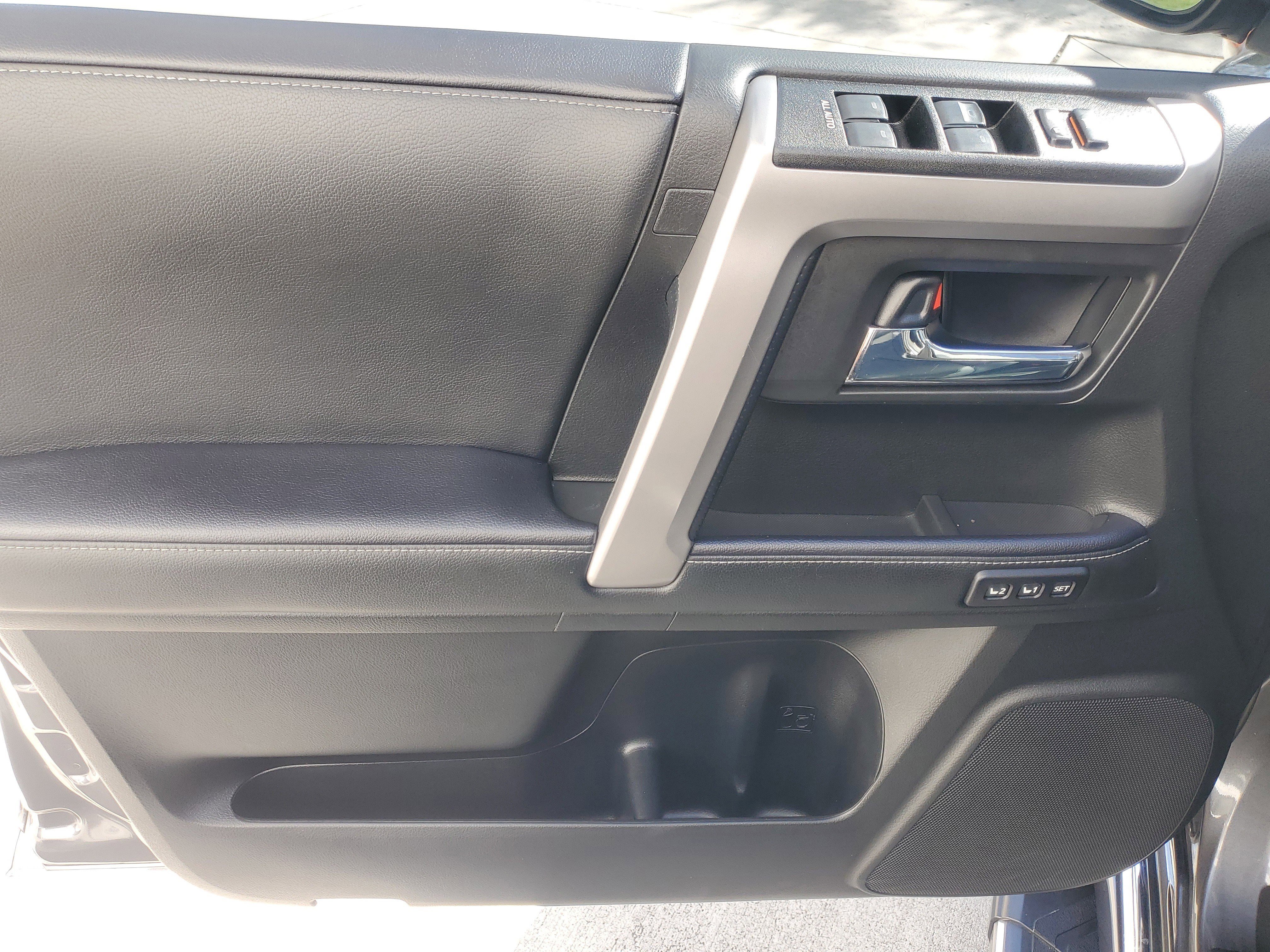 Used 2020 Toyota 4Runner Limited image 19