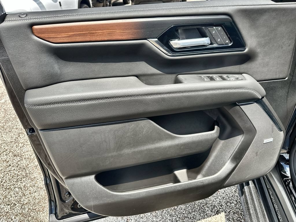 New 2026 GMC Yukon Denali w/ Sun & Power Step Package RWD image 21