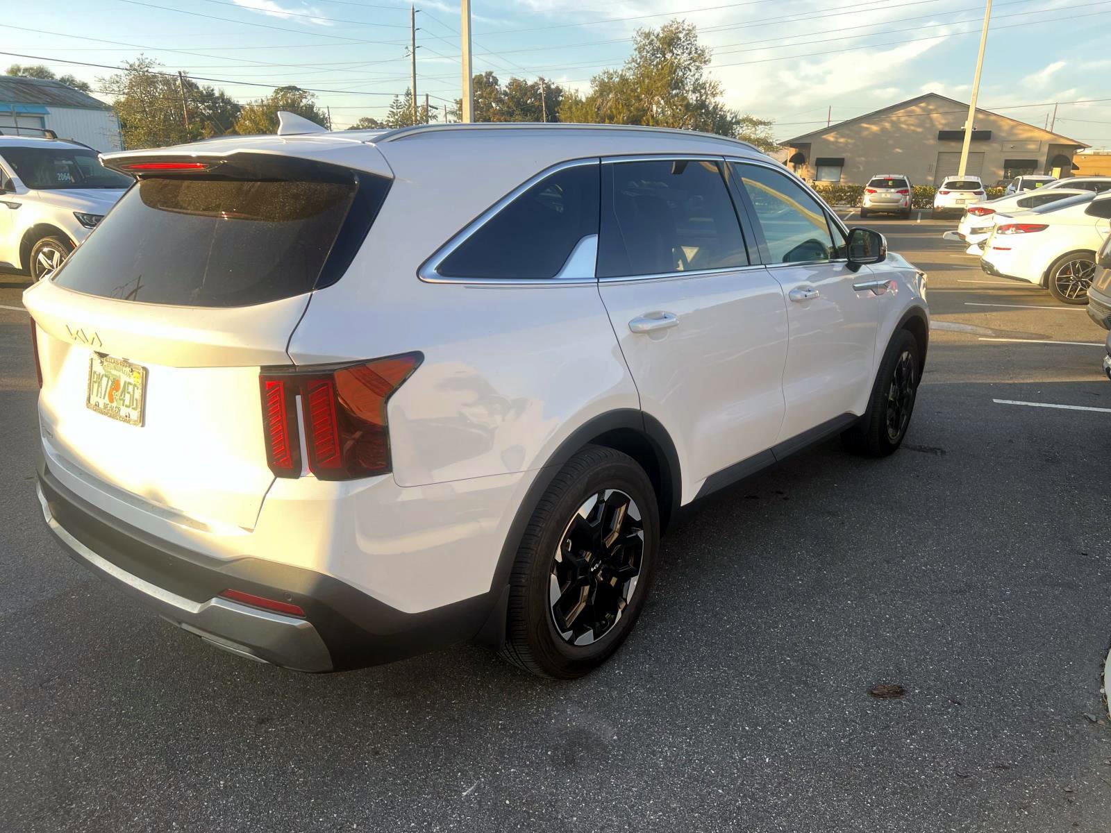 Certified 2025 Kia Sorento S image 4