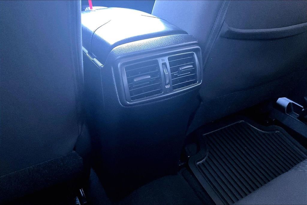 Used 2022 Nissan Rogue Sport S image 33