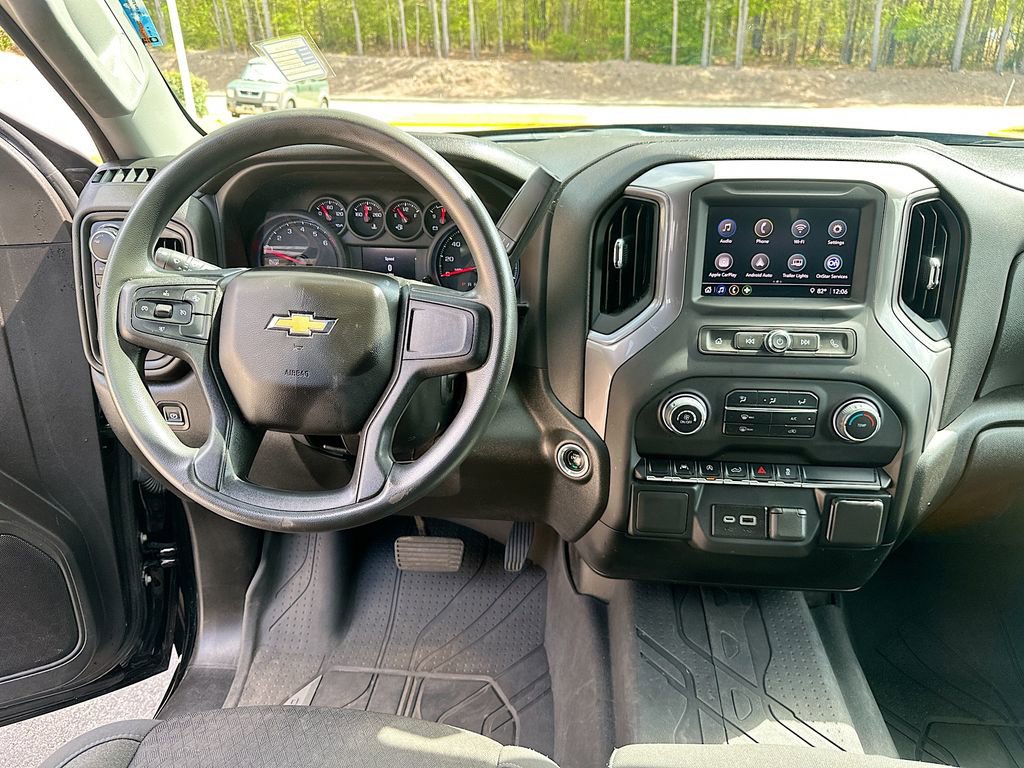 Used 2022 Chevrolet Silverado 1500 Custom image 17