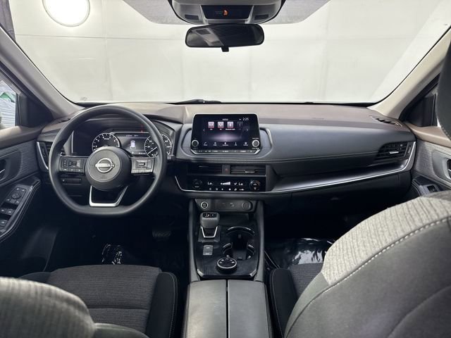 Used 2023 Nissan Rogue SV image 25