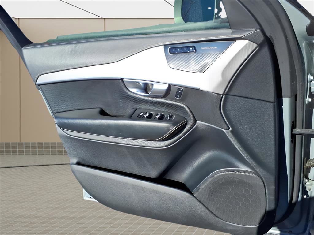 Used 2019 Volvo XC90 T5 R-Design w/ Protection Package image 24