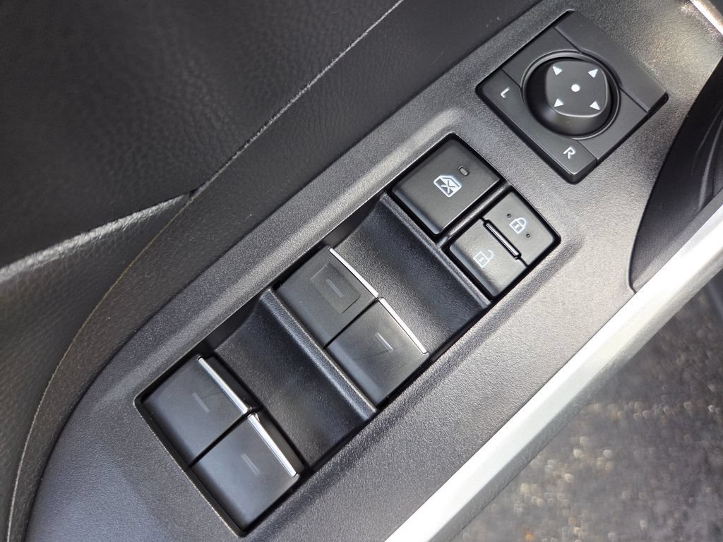 Used 2023 Toyota RAV4 XLE AWD/4WD image 30