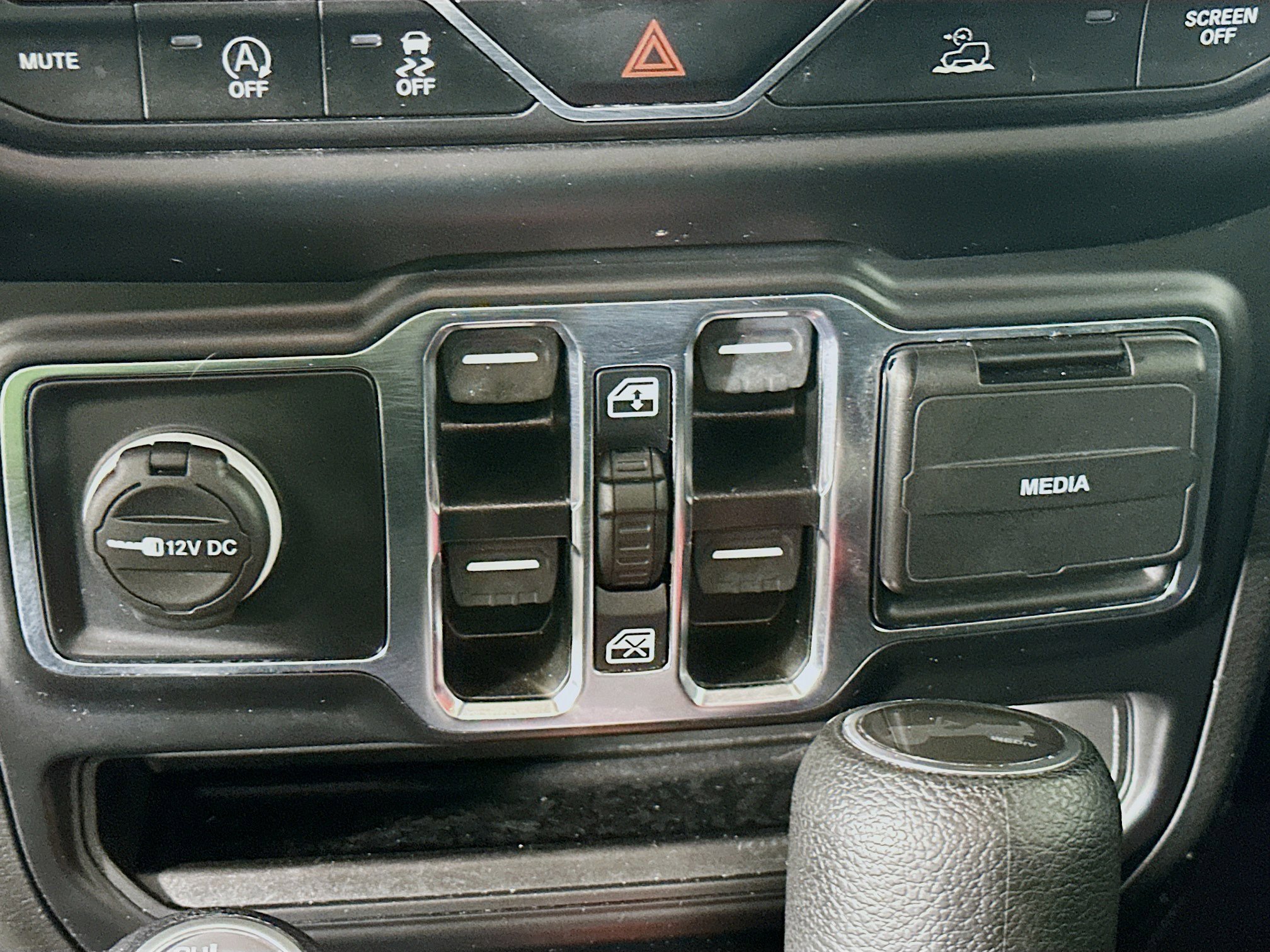 Used 2022 Jeep Wrangler Sport S image 24