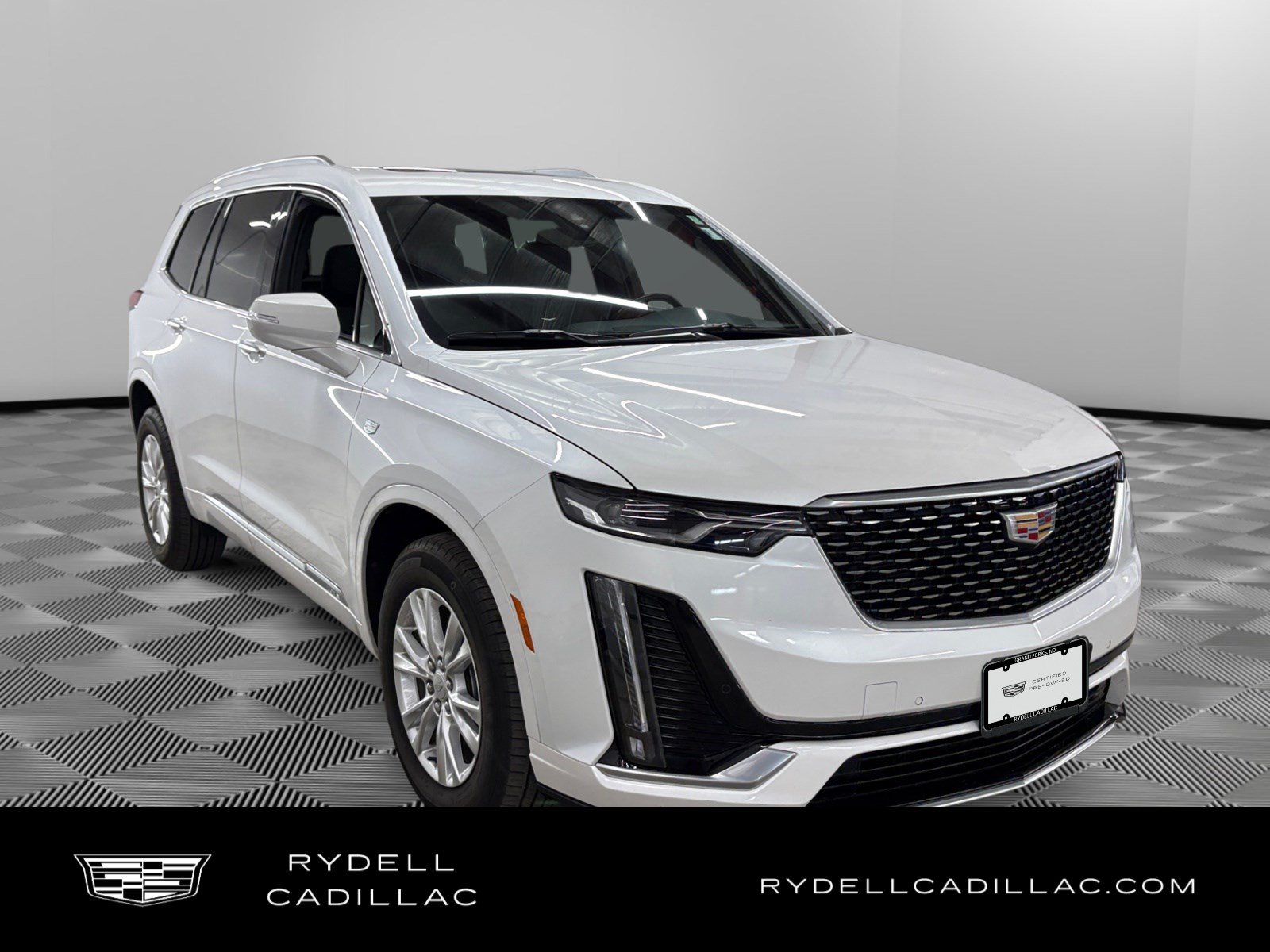 Certified 2025 Cadillac XT6 Luxury AWD/4WD image 7