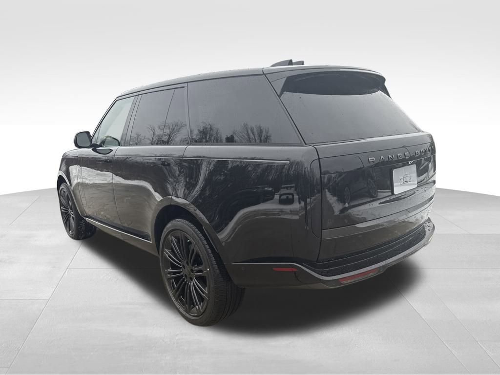 New 2026 Land Rover Range Rover SE video 3