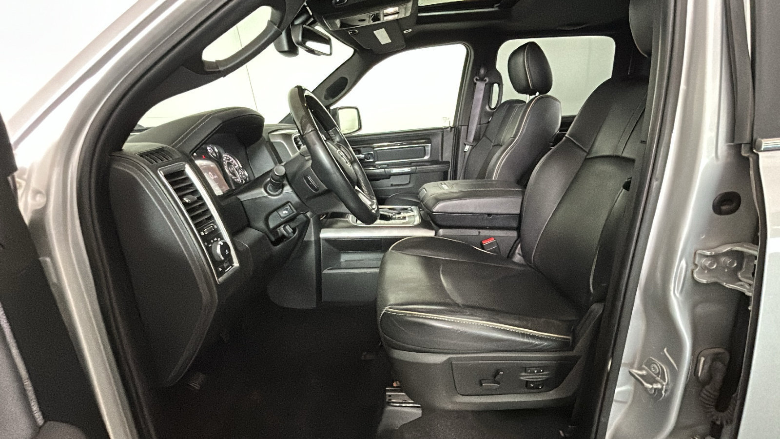 Used 2018 RAM 1500 Limited AWD/4WD image 13
