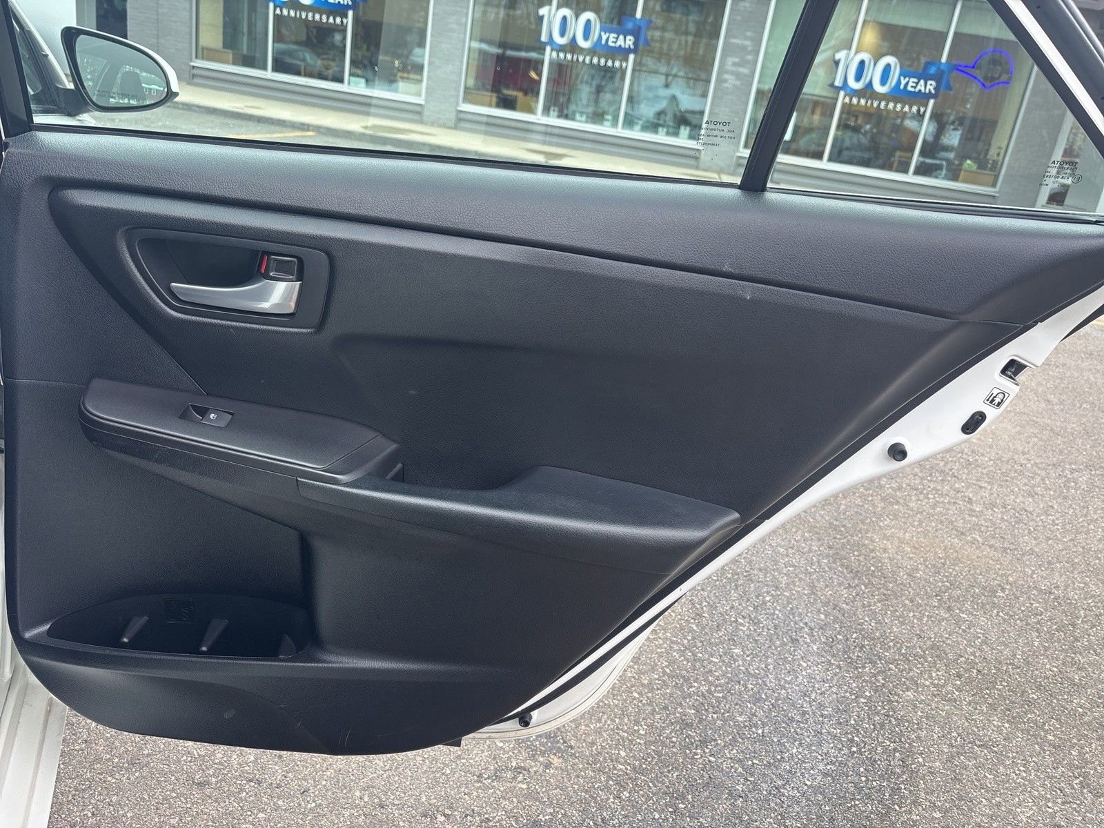 Used 2015 Toyota Camry SE image 41