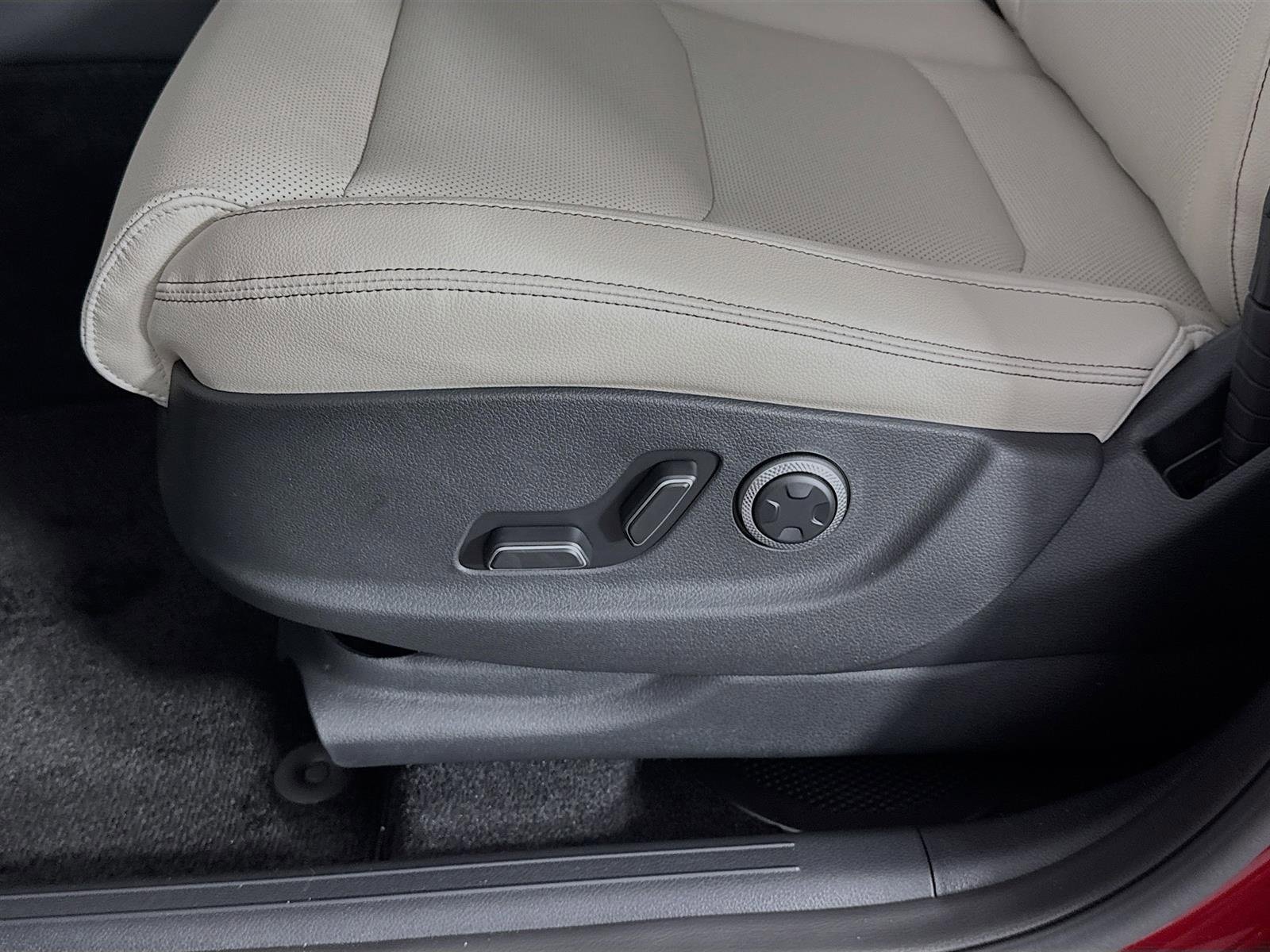 New 2026 Genesis GV70 2.5T Select image 21