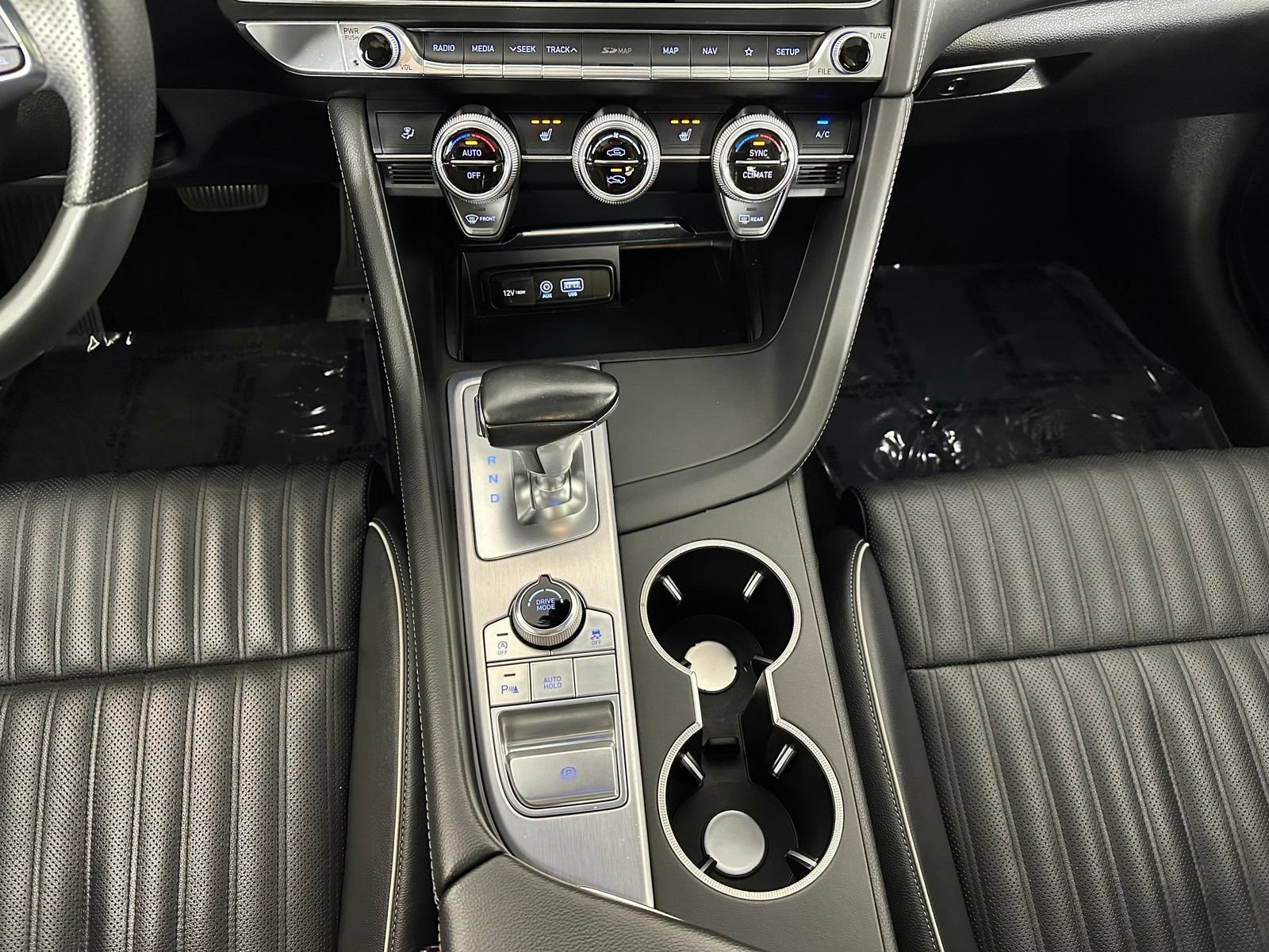 Used 2020 Genesis G70 2.0T w/ Elite Package RWD image 16