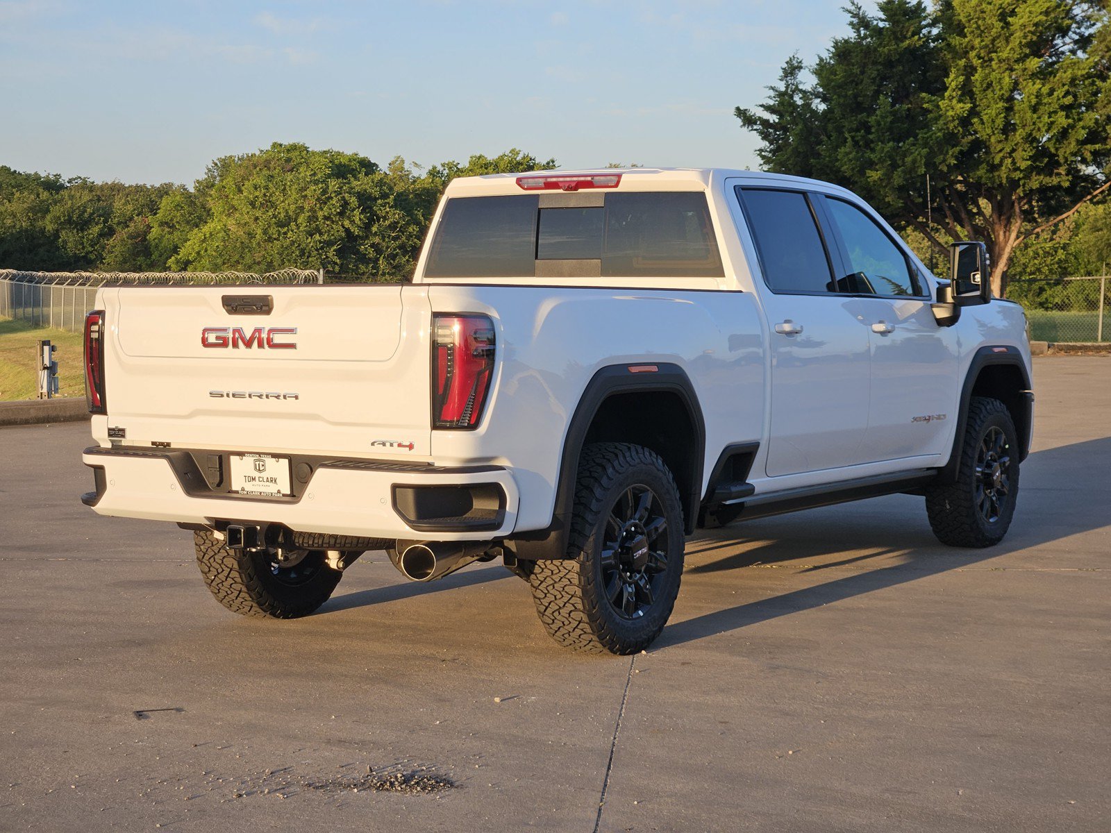 New 2026 GMC Sierra 2500 AT4 w/ AT4 Premium Plus Package AWD/4WD image 3