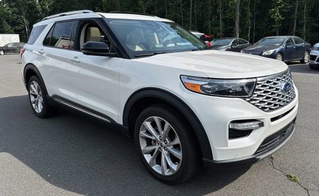 Used 2022 Ford Explorer Platinum w/ Equipment Group 601A AWD/4WD image 2