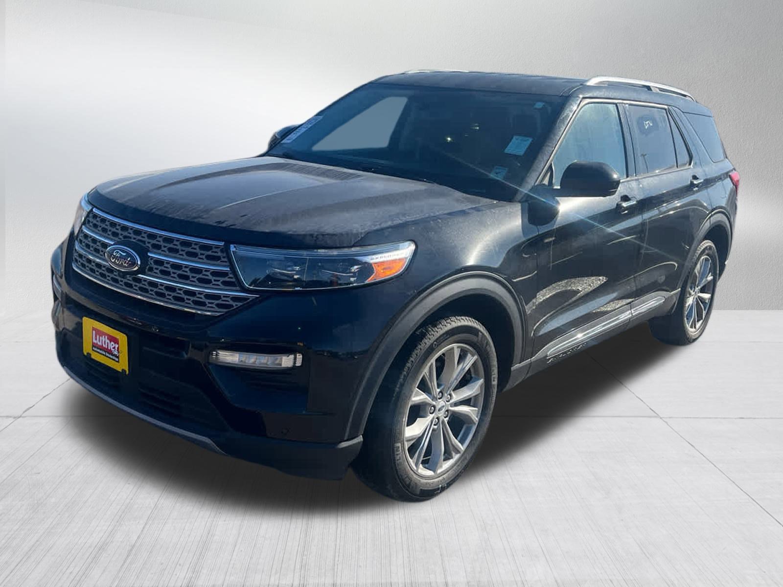 Used 2023 Ford Explorer Limited image 2