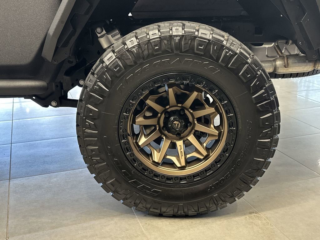 Used 2024 Jeep Gladiator Rubicon w/ Technology Group image 20