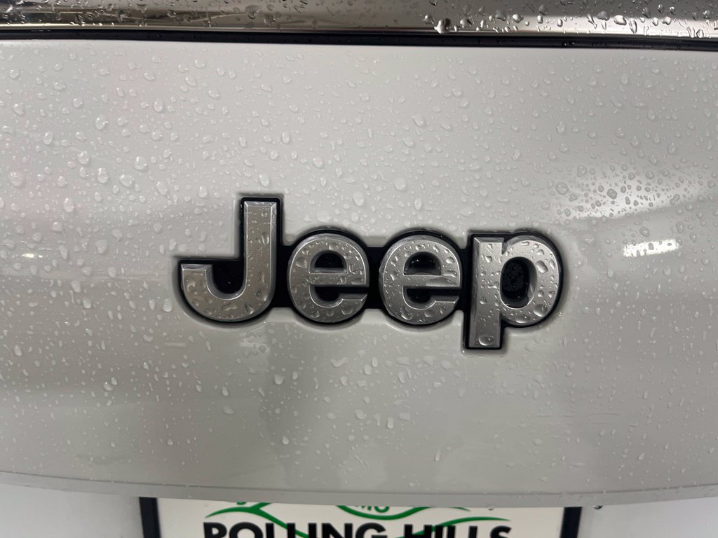 Used 2024 Jeep Grand Cherokee L Limited AWD/4WD image 47