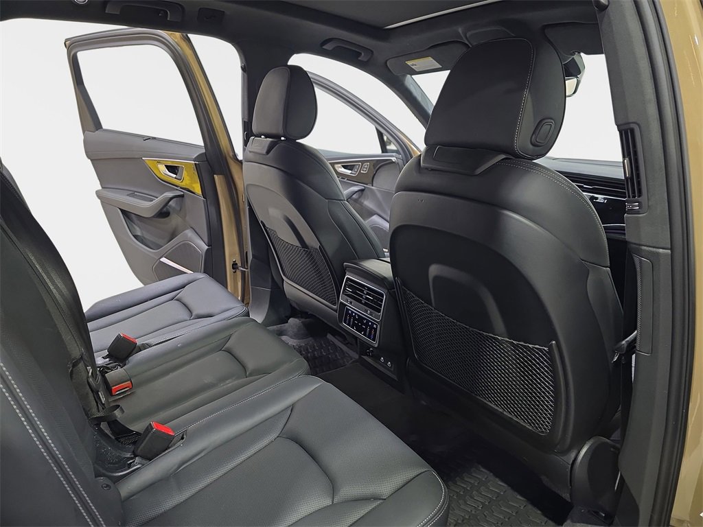 Used 2025 Audi Q7 3.0T Prestige w/ Prestige Package image 13