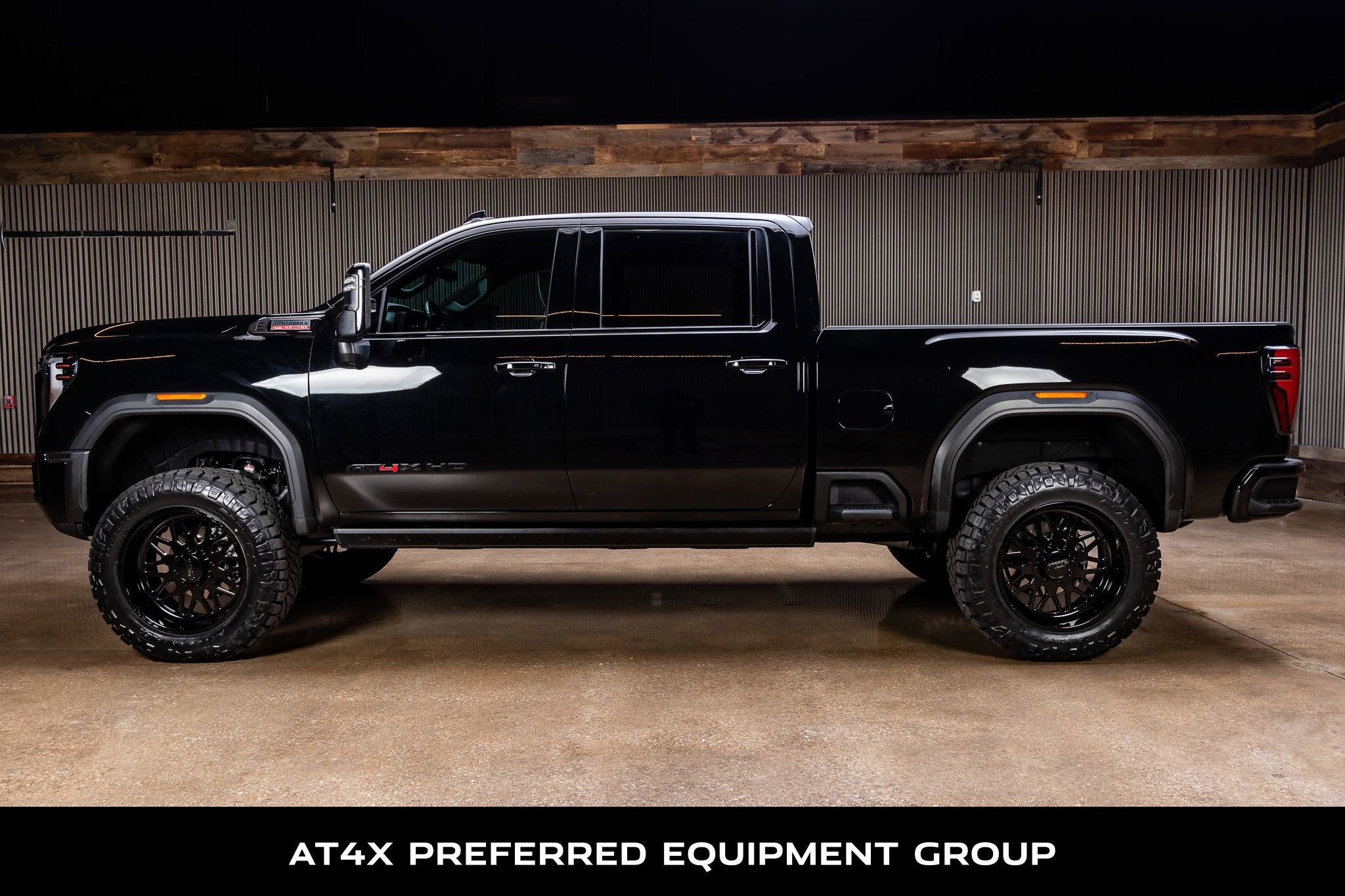 Used 2025 GMC Sierra 2500 AT4X image 6