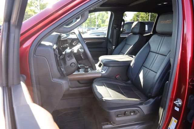 Used 2023 Chevrolet Silverado 1500 High Country w/ High Country Premium Package AWD/4WD image 9