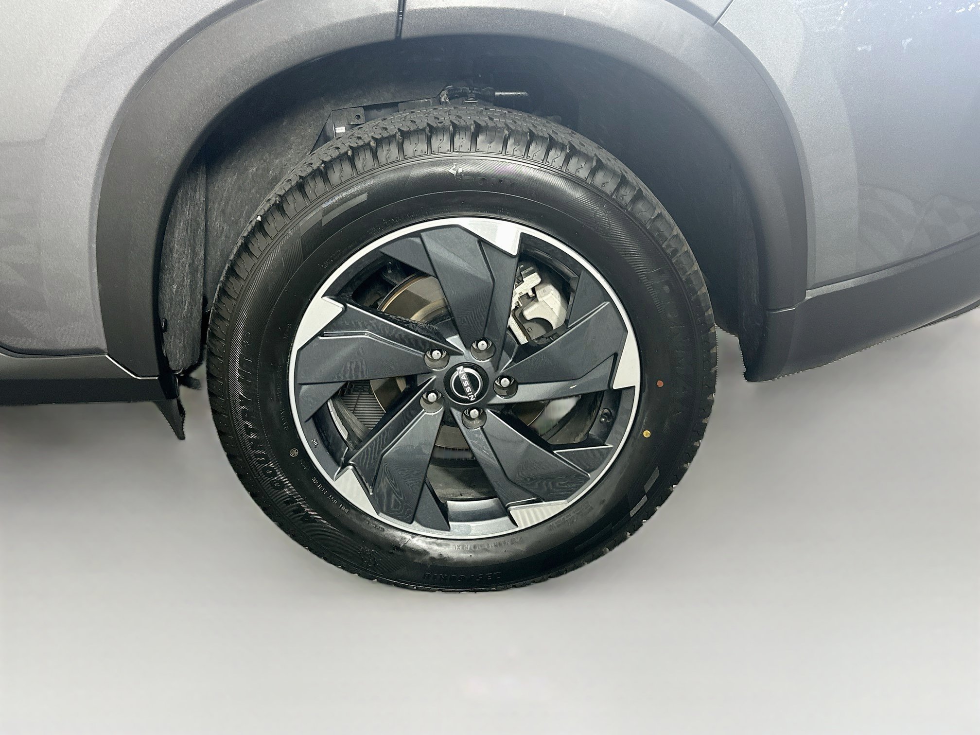 Used 2025 Nissan Rogue SV AWD/4WD image 11