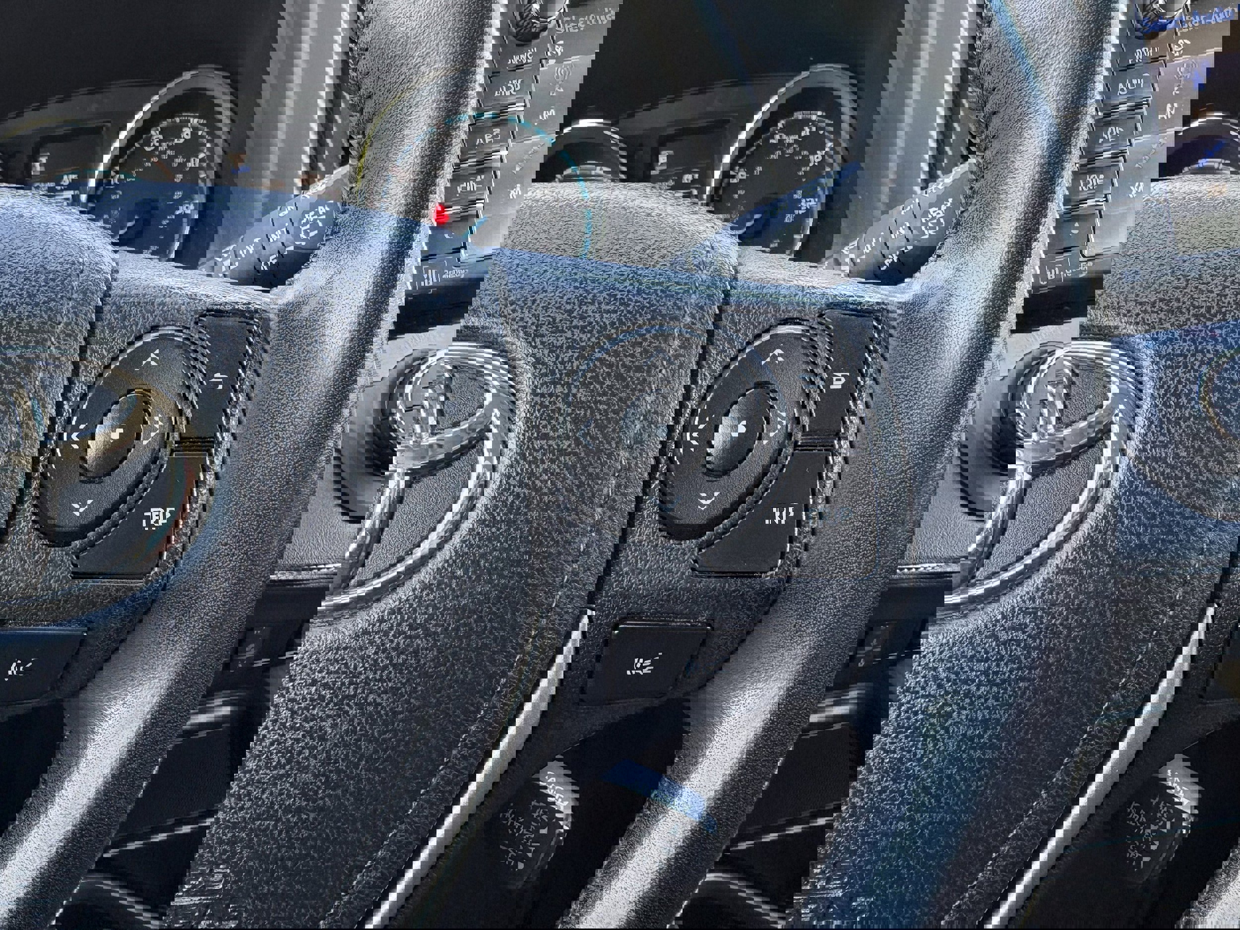 Used 2018 Toyota RAV4 Limited w/ Advanced Technology Package image 16