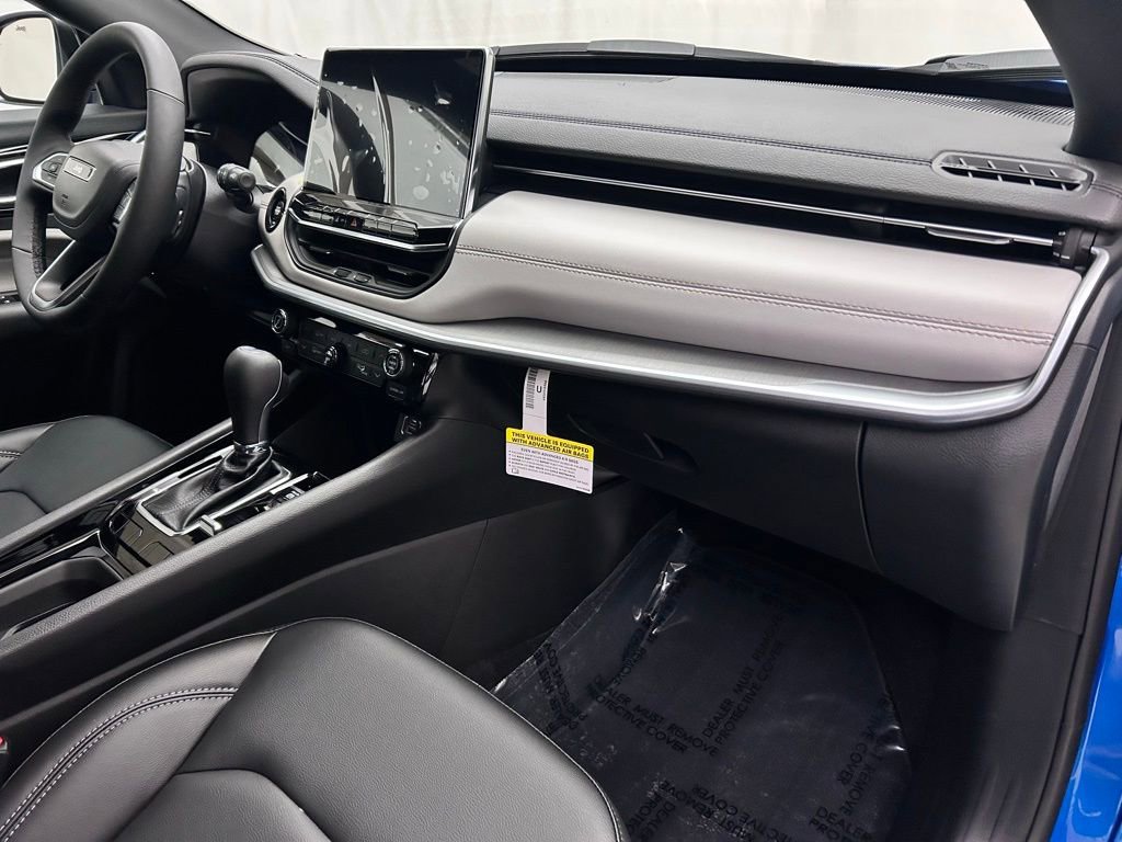 New 2026 Jeep Compass Limited image 18