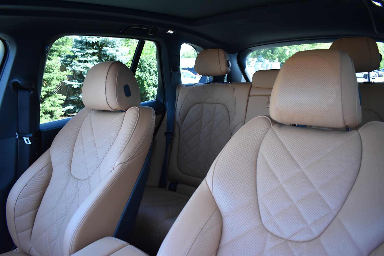 Used 2024 BMW X5 xDrive40i w/ Premium Package AWD/4WD image 16
