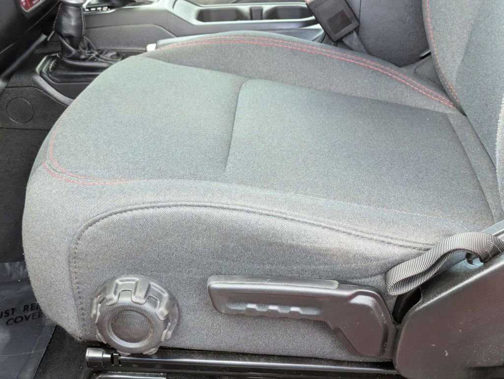 Used 2025 Jeep Wrangler Unlimited Rubicon AWD/4WD image 15