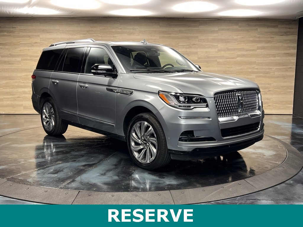 Used 2023 Lincoln Navigator Reserve image 1
