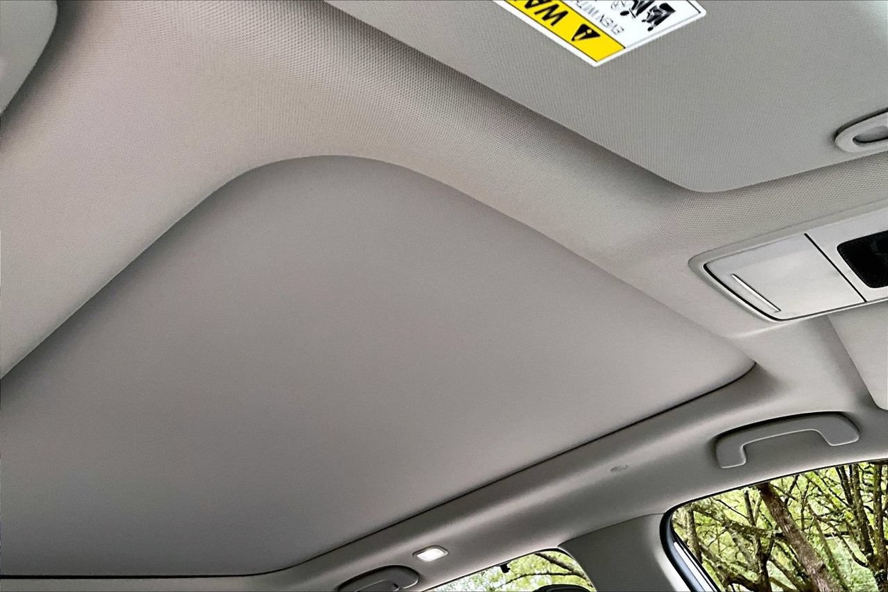 Used 2025 Honda Pilot Touring image 27