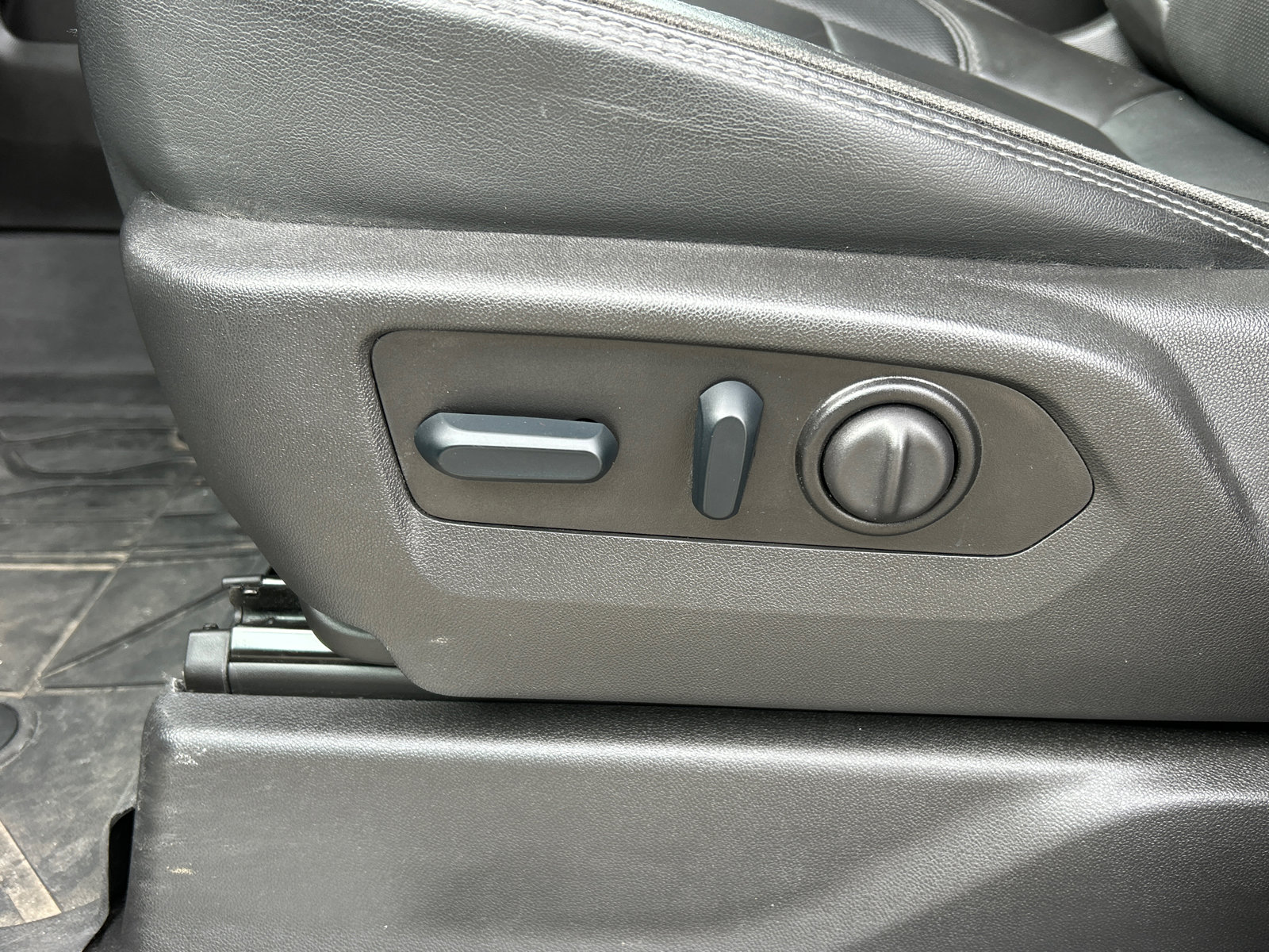 Used 2022 Chevrolet Silverado 2500 High Country image 11