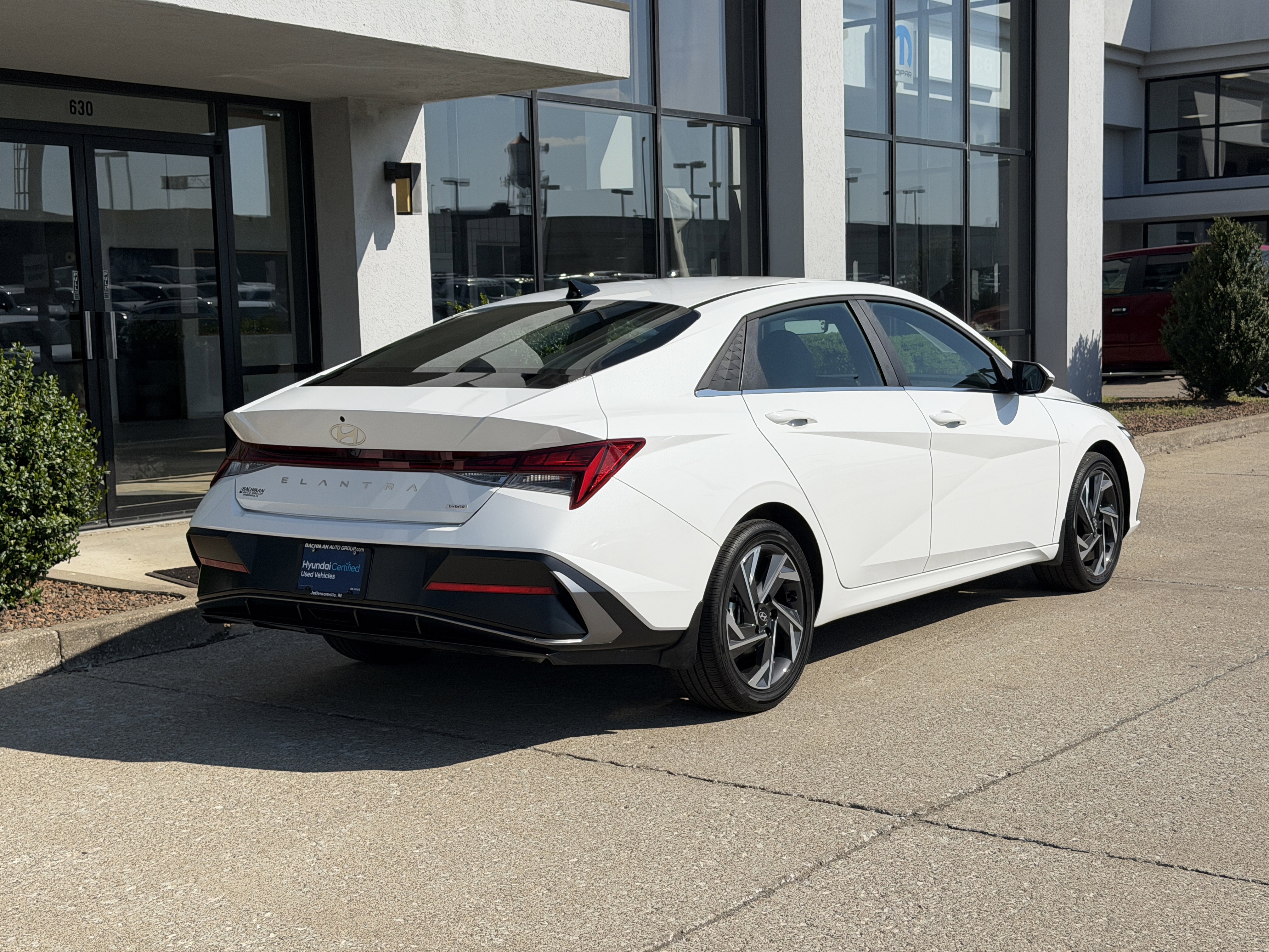 Certified 2025 Hyundai Elantra Limited image 4