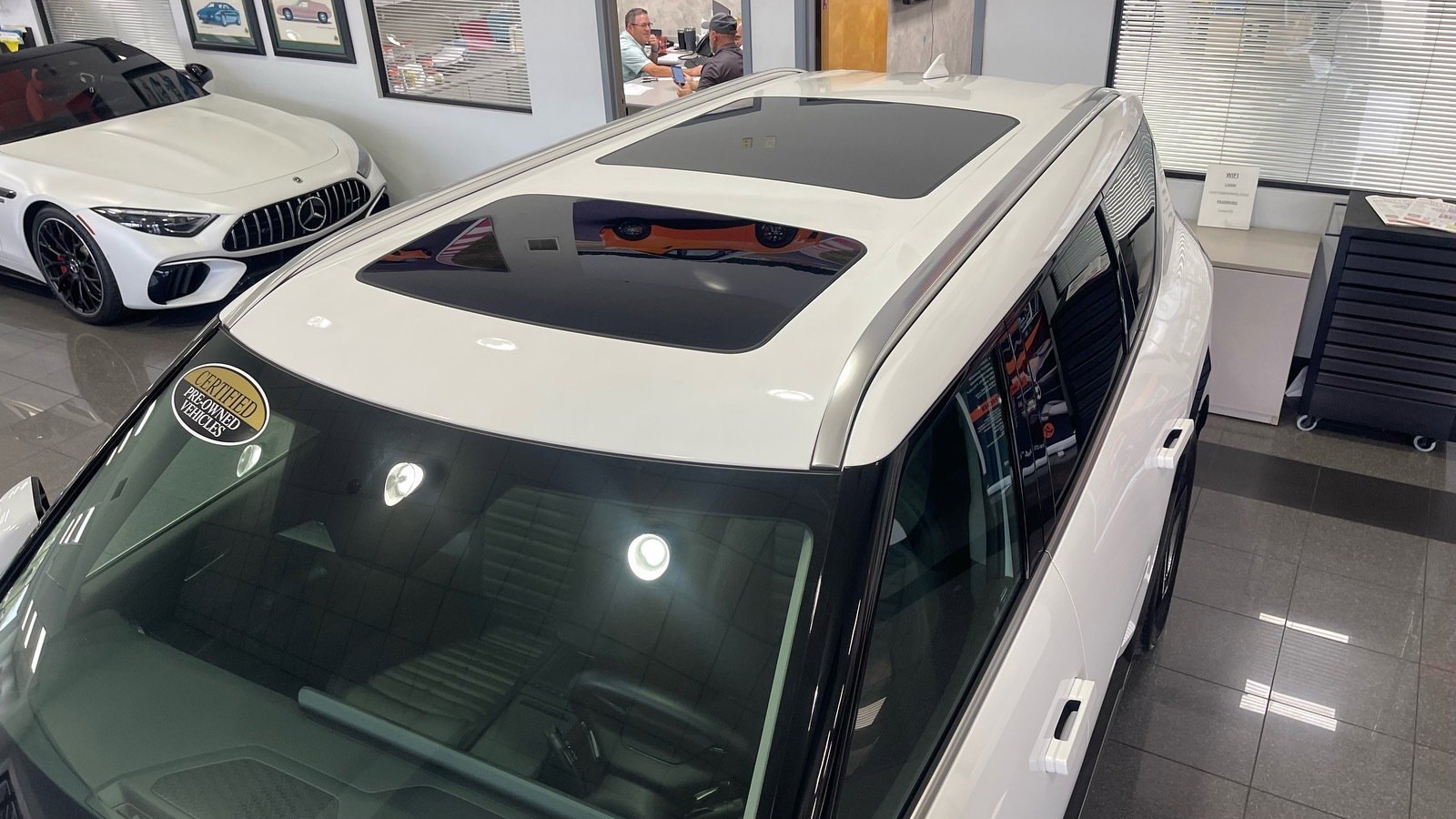 Used 2025 Kia EV9 Land w/ Towing Package image 24