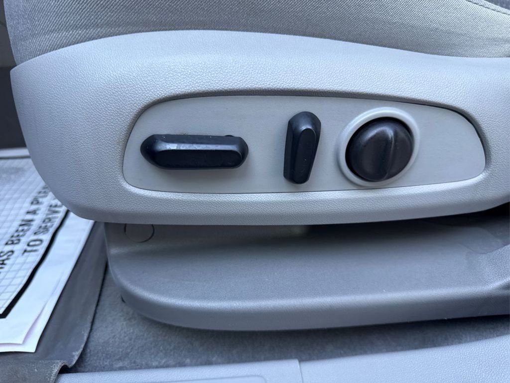 Used 2023 GMC Acadia SLE w/ Driver Convenience Package image 41