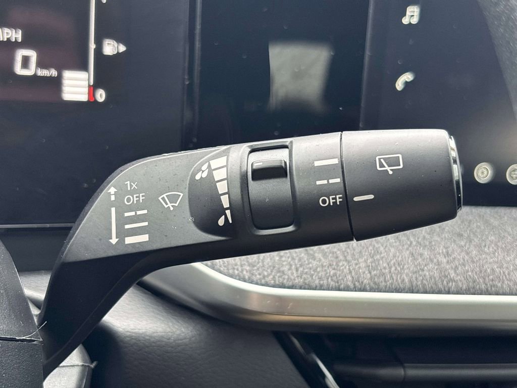 Used 2026 Nissan Kicks SV w/ SV Premium Package image 26