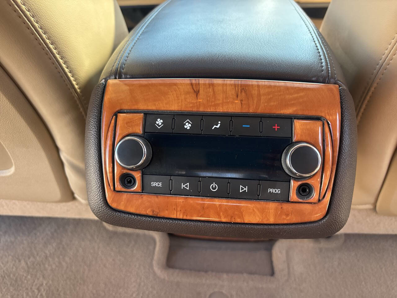 Used 2008 Buick Enclave CXL w/ Entertainment Package #3 AWD/4WD image 27