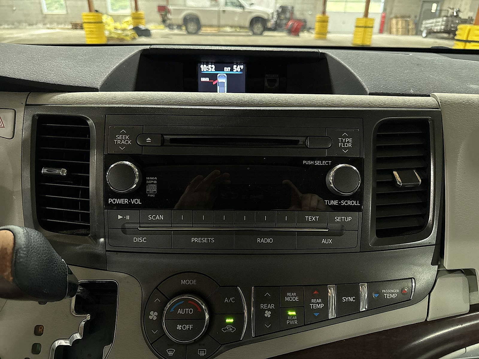 Used 2011 Toyota Sienna XLE image 20