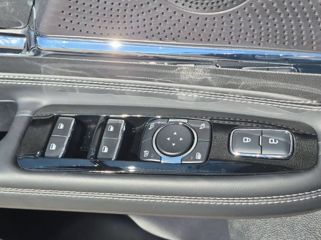 Used 2024 Lincoln Corsair AWD image 15
