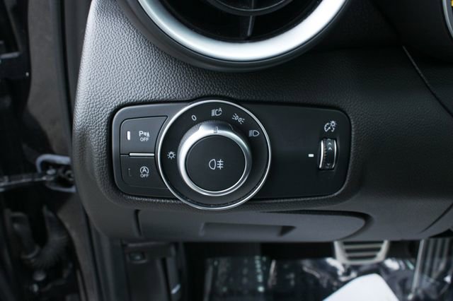 Used 2024 Alfa Romeo Giulia Ti AWD/4WD image 15