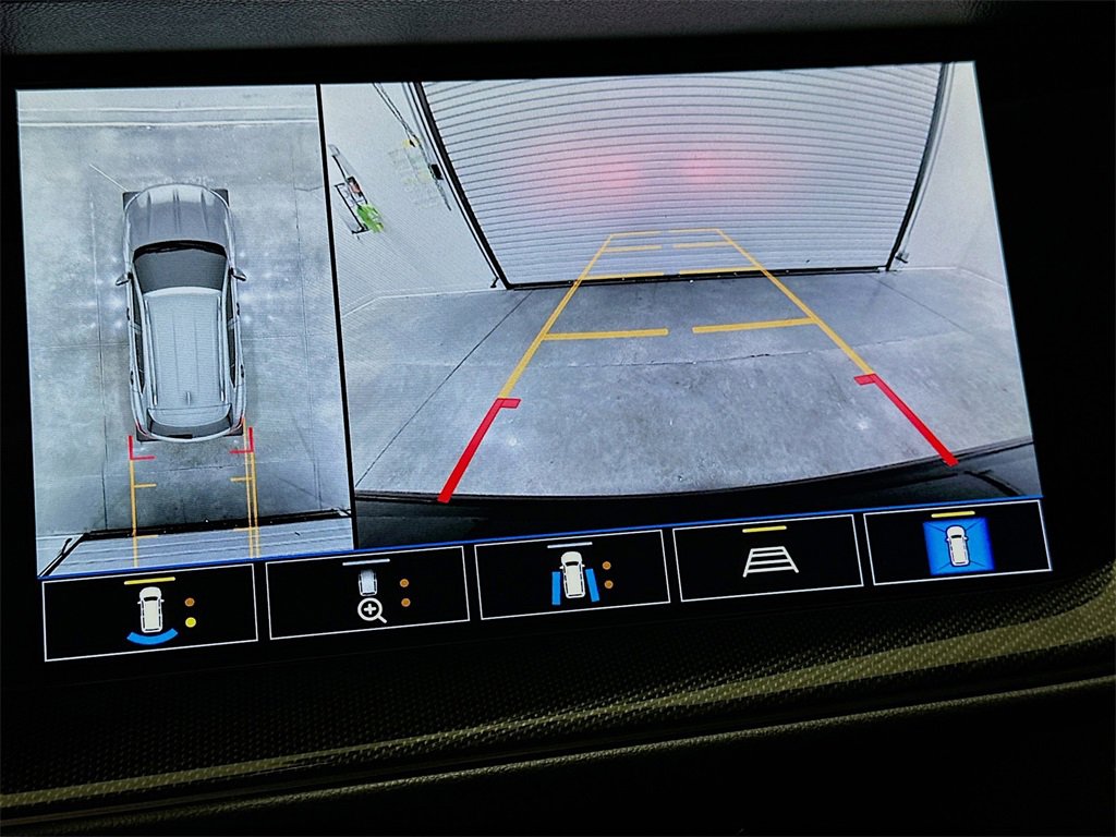 Used 2022 Buick Envision Essence w/ Technology Package I image 14