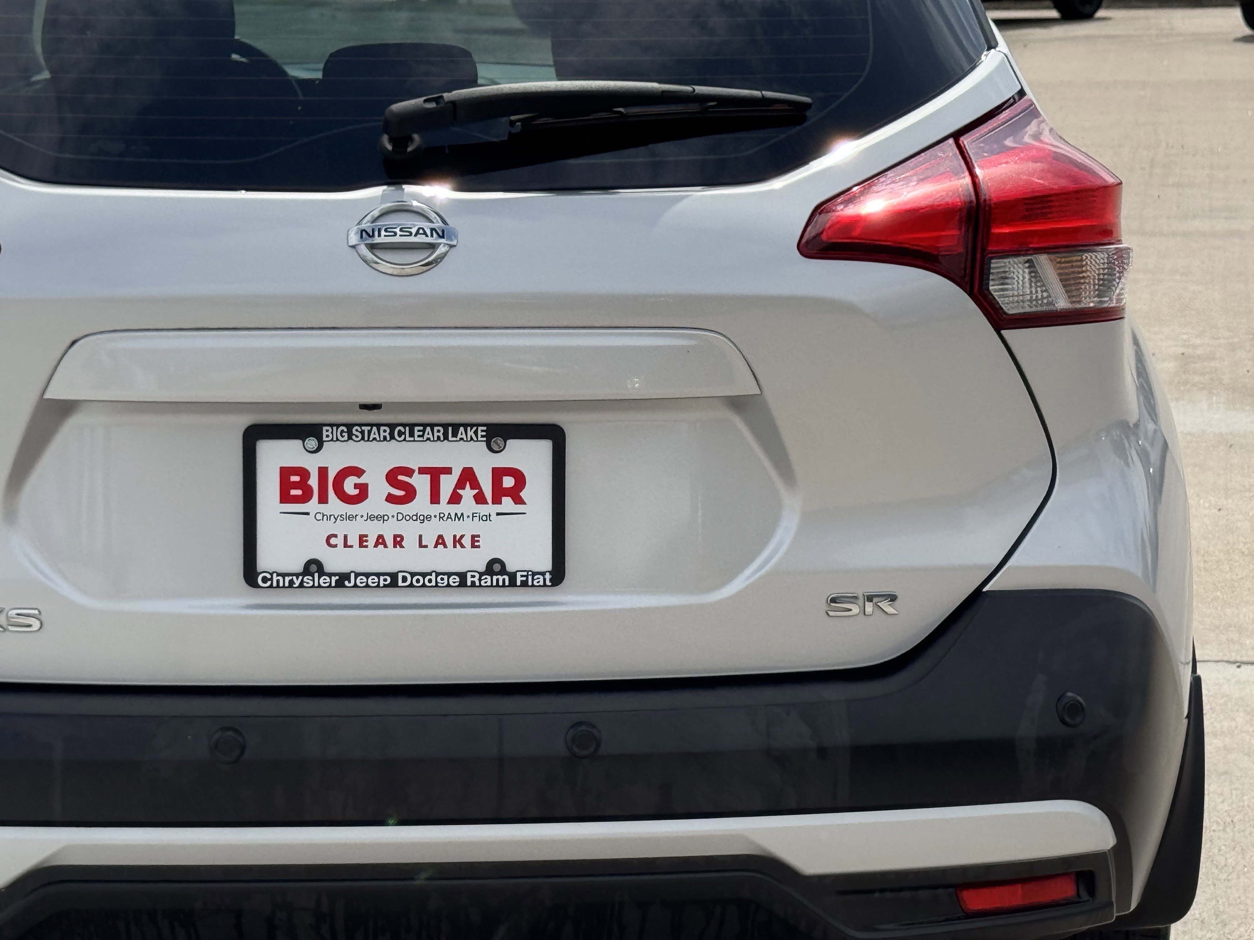 Used 2020 Nissan Kicks SR image 10