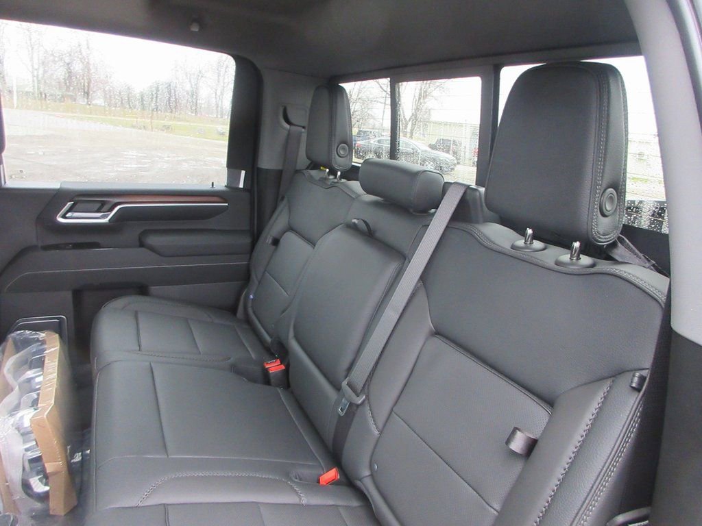 New 2026 GMC Sierra 3500 Denali w/ Denali Reserve Package image 15
